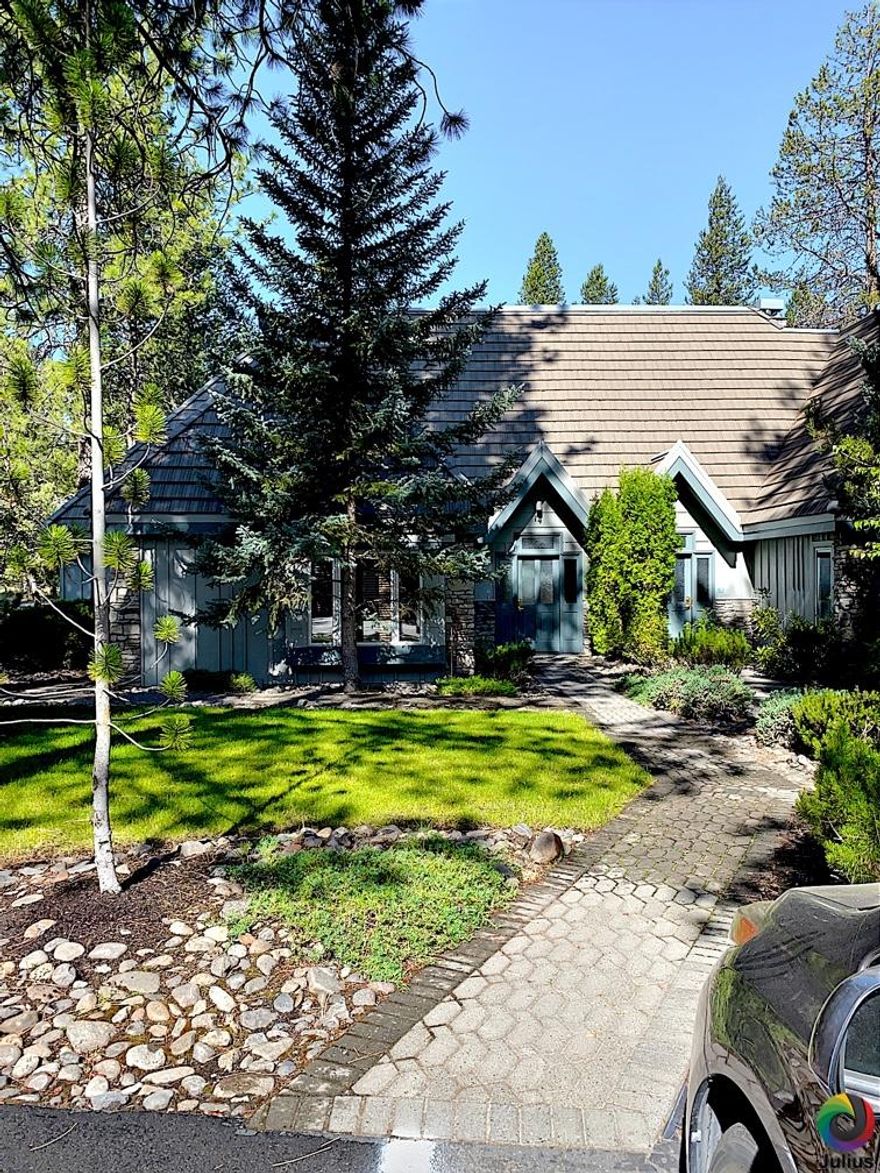 TH# 14 - B -- 20% Deeded Co-Ownership.Fully furnished and decorated 3 Bedroom townhome with onsite management, resort club with pool, spa, tennis courts, bikes & exercise room. Weeks can be traded with RCI exchange program. Townhome is a non-rental option home.