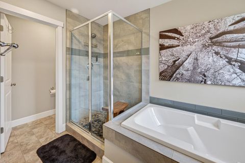 Tiny photo for 660 NW 26th Street, Redmond, OR 97756 (MLS # 220213575)