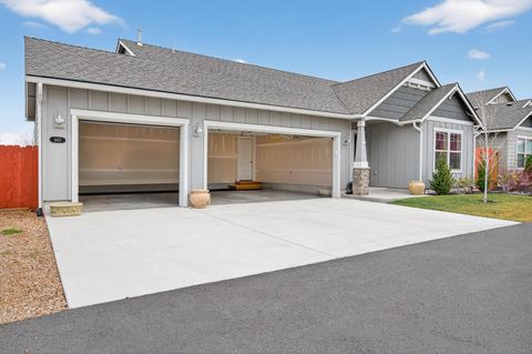 Tiny photo for 660 NW 26th Street, Redmond, OR 97756 (MLS # 220213575)