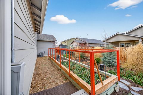 Tiny photo for 660 NW 26th Street, Redmond, OR 97756 (MLS # 220213575)