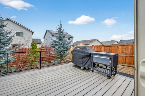 Tiny photo for 660 NW 26th Street, Redmond, OR 97756 (MLS # 220213575)
