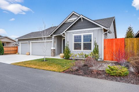 Tiny photo for 660 NW 26th Street, Redmond, OR 97756 (MLS # 220213575)