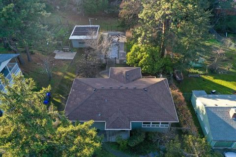 Tiny photo for 645 Glenwood Drive, Ashland, OR 97520 (MLS # 220213390)