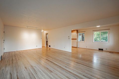 Tiny photo for 645 Glenwood Drive, Ashland, OR 97520 (MLS # 220213390)