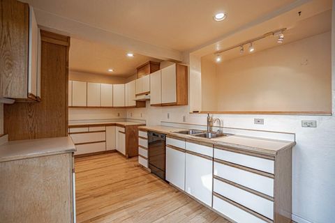 Tiny photo for 645 Glenwood Drive, Ashland, OR 97520 (MLS # 220213390)