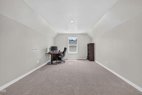 Tiny photo for 327 Arrowhead Trail, Eagle Point, OR 97524 (MLS # 220224210)
