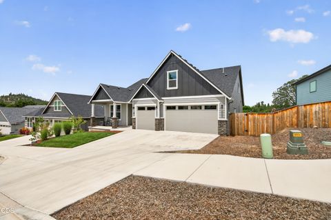 Tiny photo for 327 Arrowhead Trail, Eagle Point, OR 97524 (MLS # 220224210)