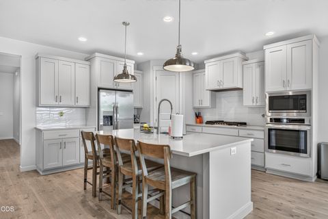 Tiny photo for 327 Arrowhead Trail, Eagle Point, OR 97524 (MLS # 220224210)