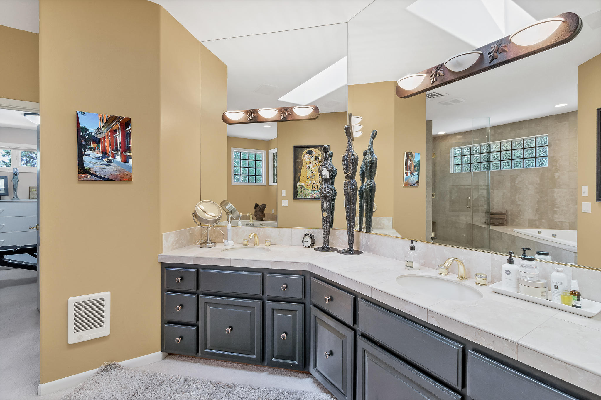 Broken Top - Residential