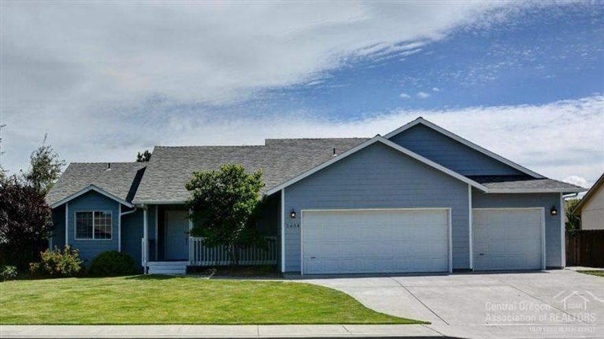 TURN KEY! Don't miss this single level home in desirable NW Redmond! Spacious, open floor plan w/vaulted ceilings. Great separation of bedrooms w/large vaulted master on one side and the other two & bath on the other. New paint, tile, carpet, laminate floor, light fixtures and mirrors are just a few of the updates. Beautiful mature landscaping with fruit bearing trees, private fenced back yard and decks. Very easy walking to schools and Quince Park. Welcome home!