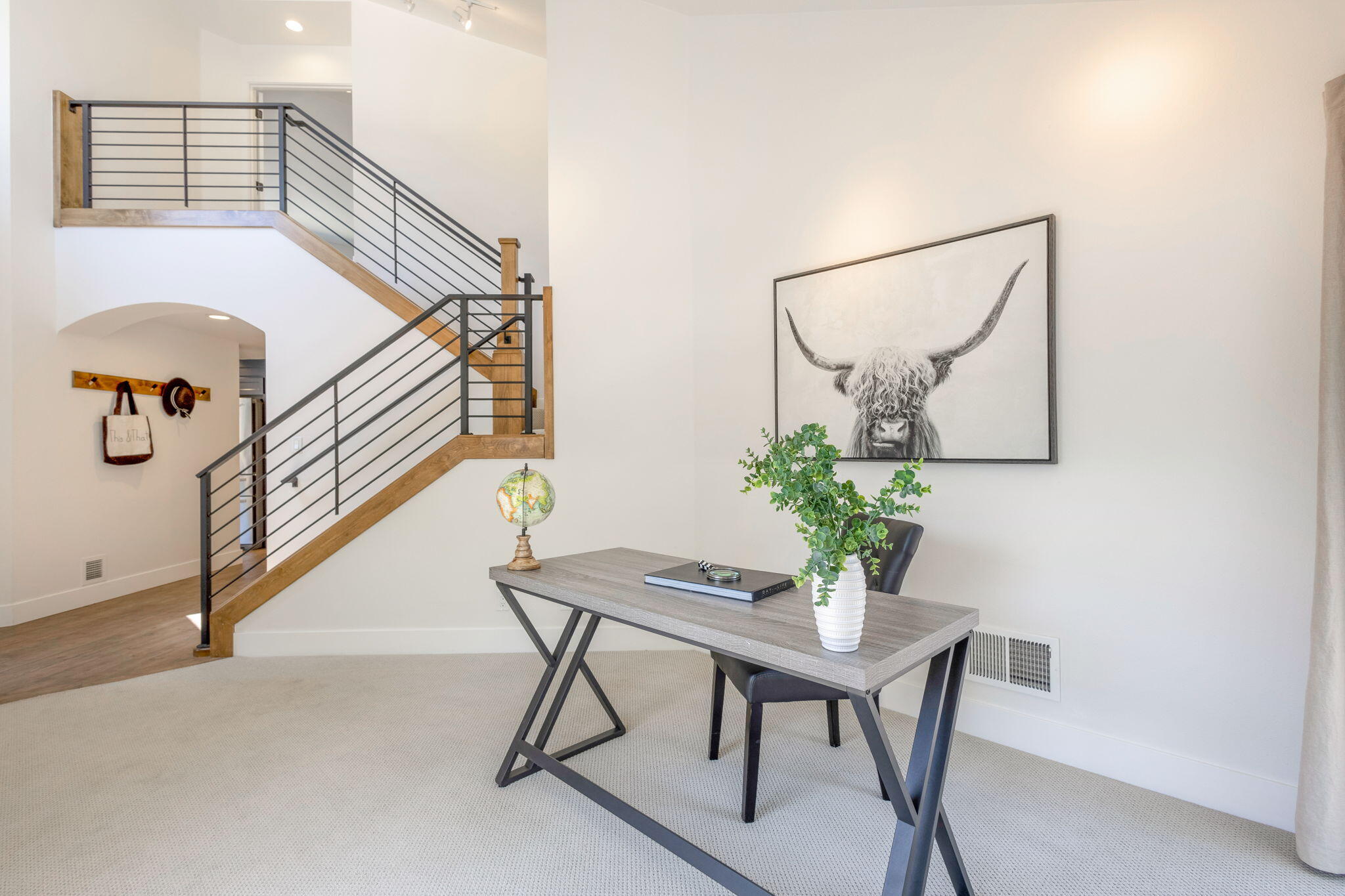 Bend, Oregon 97703, United States, 2 Bedrooms Bedrooms, ,2 BathroomsBathrooms,Residential,Active,149913