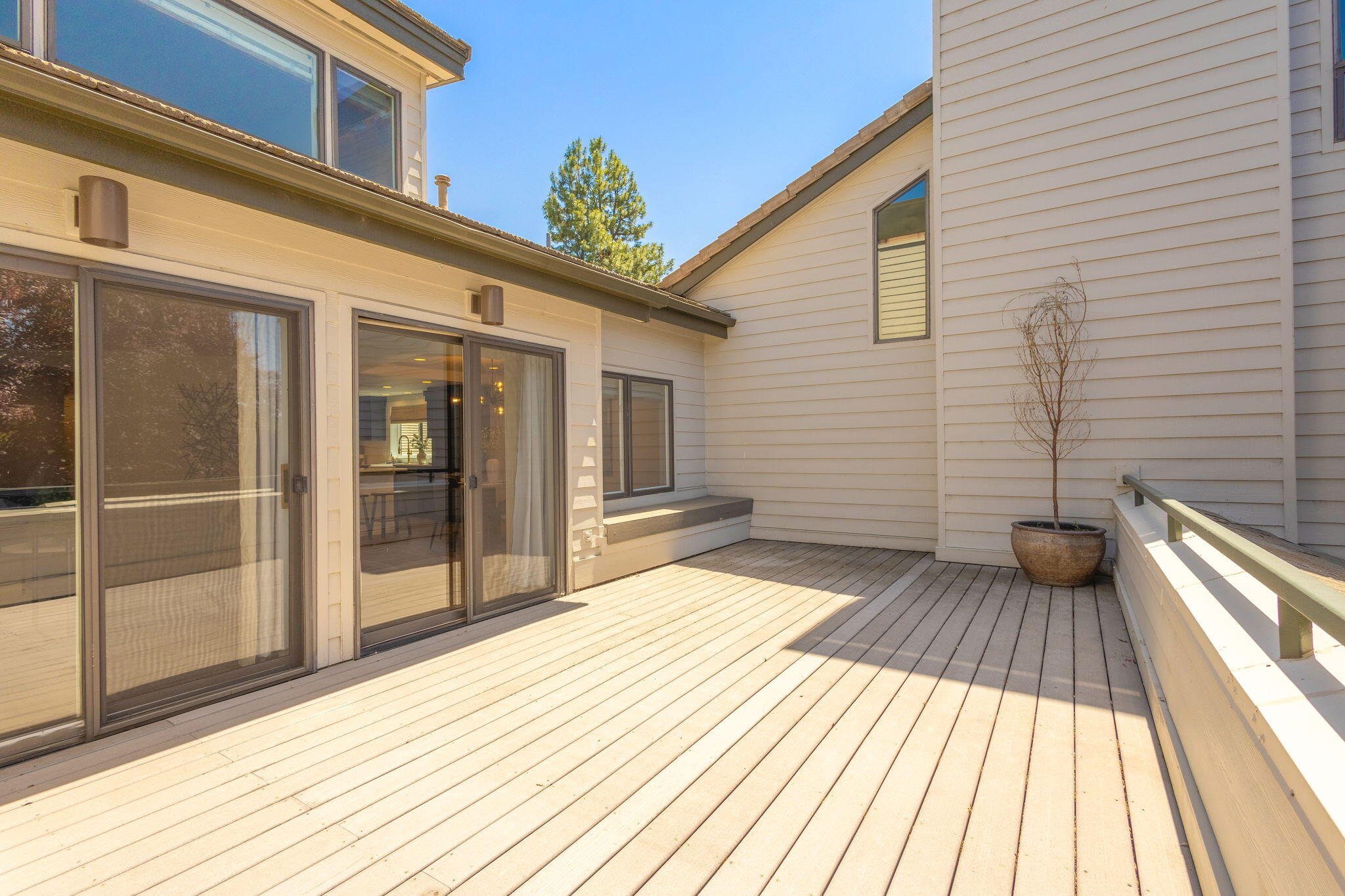 Bend, Oregon 97703, United States, 2 Bedrooms Bedrooms, ,2 BathroomsBathrooms,Residential,Active,149913