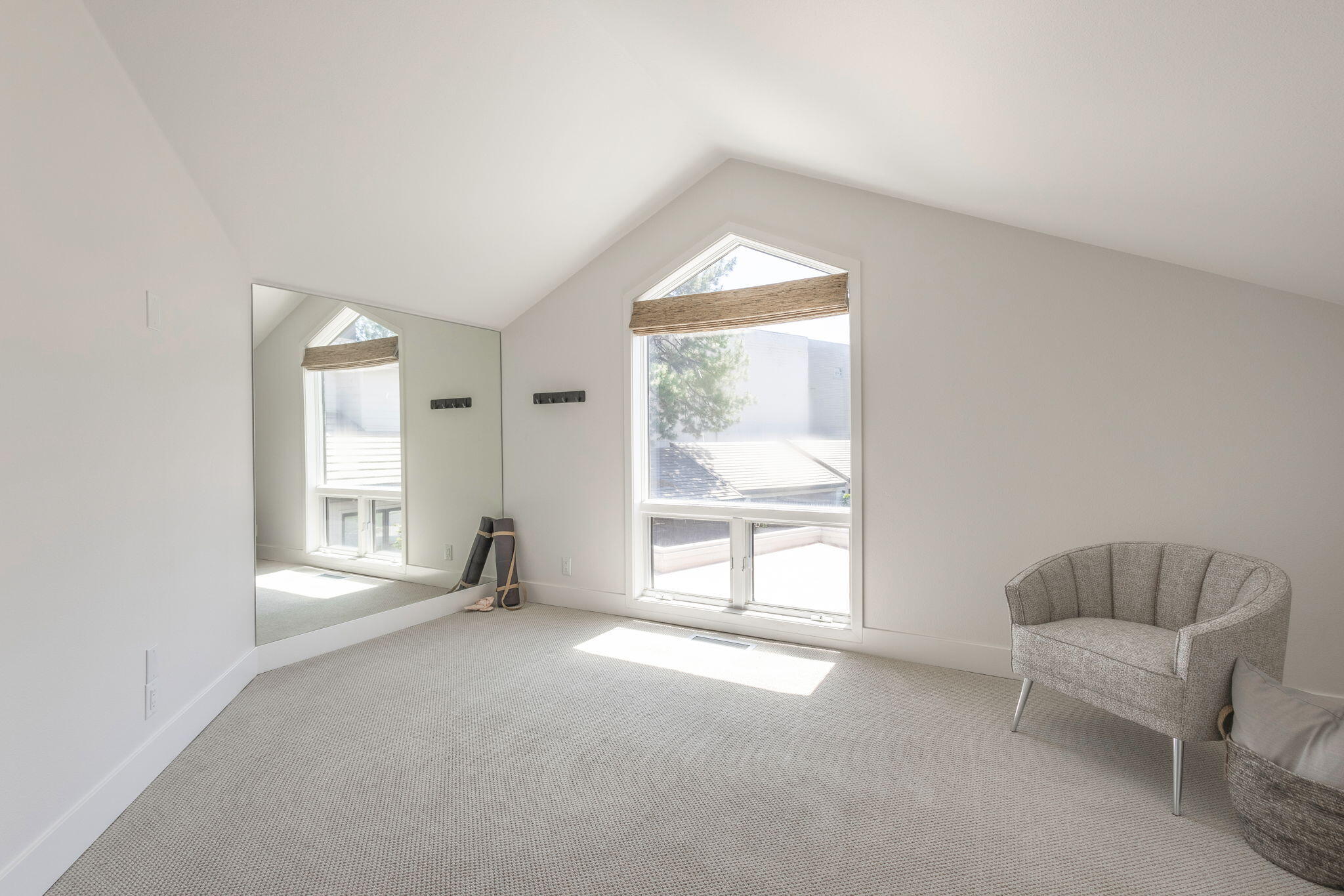 Bend, Oregon 97703, United States, 2 Bedrooms Bedrooms, ,2 BathroomsBathrooms,Residential,Active,149913