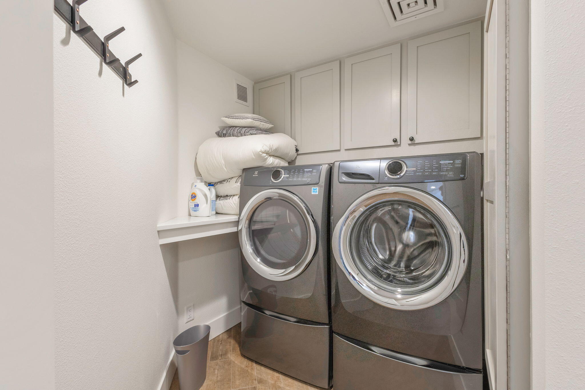 Bend, Oregon 97703, United States, 2 Bedrooms Bedrooms, ,2 BathroomsBathrooms,Residential,Active,149913