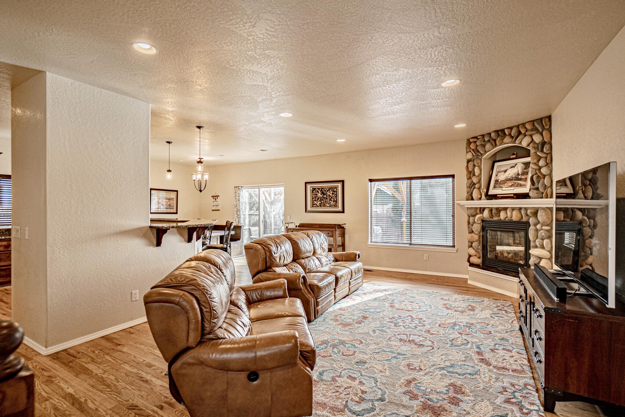 Snowy Butte Meadows - Residential