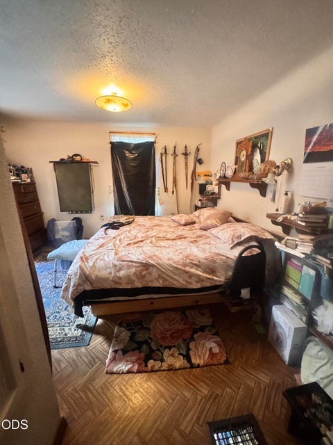 Tiny photo for 9535 N Charleston Avenue, Portland, OR 97203 (MLS # 220226764)