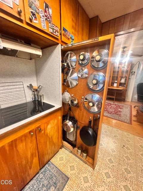 Tiny photo for 9535 N Charleston Avenue, Portland, OR 97203 (MLS # 220226764)