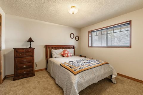 Tiny photo for 1531 Kimberly Drive, Klamath Falls, OR 97603 (MLS # 220216883)