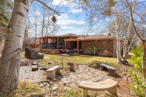 Tiny photo for 1531 Kimberly Drive, Klamath Falls, OR 97603 (MLS # 220216883)