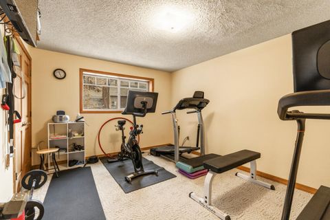 Tiny photo for 1531 Kimberly Drive, Klamath Falls, OR 97603 (MLS # 220216883)