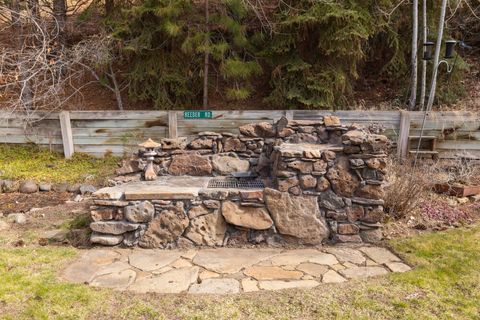 Tiny photo for 1531 Kimberly Drive, Klamath Falls, OR 97603 (MLS # 220216883)