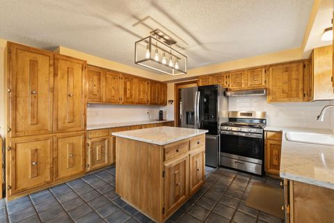 Tiny photo for 1531 Kimberly Drive, Klamath Falls, OR 97603 (MLS # 220216883)