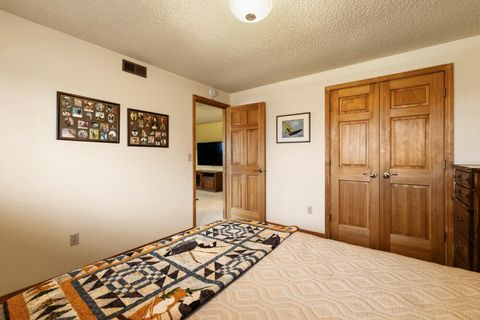 Tiny photo for 1531 Kimberly Drive, Klamath Falls, OR 97603 (MLS # 220216883)