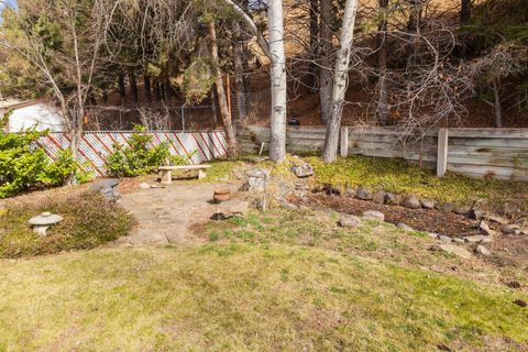 Tiny photo for 1531 Kimberly Drive, Klamath Falls, OR 97603 (MLS # 220216883)