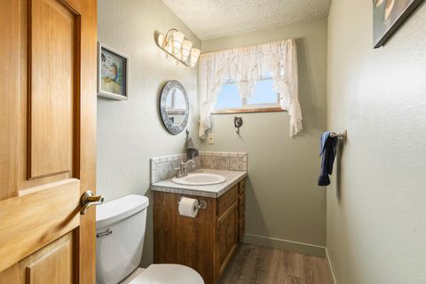 Tiny photo for 1531 Kimberly Drive, Klamath Falls, OR 97603 (MLS # 220216883)