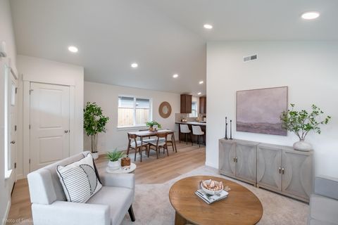 2837 NW Sterling Drive Redmond OR 97756