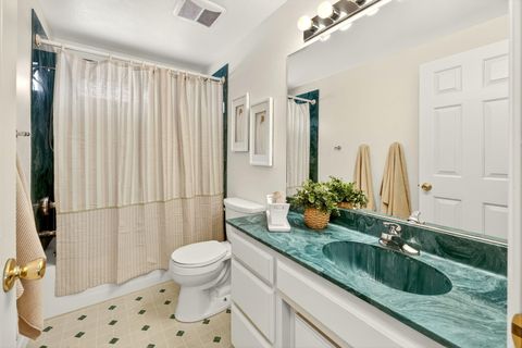 Tiny photo for 963 Colinwood Lane, Medford, OR 97501 (MLS # 220219689)