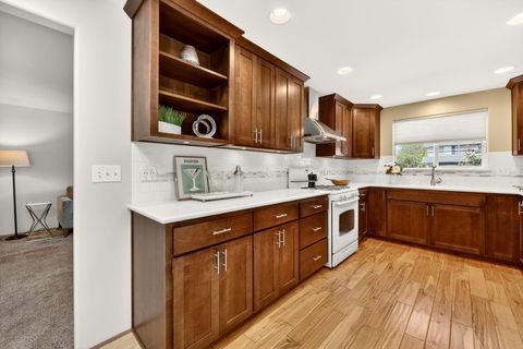 Tiny photo for 963 Colinwood Lane, Medford, OR 97501 (MLS # 220219689)