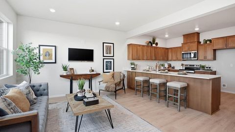 Tiny photo for 21319 SE Wilderness Way, Bend, OR 97702 (MLS # 220215552)