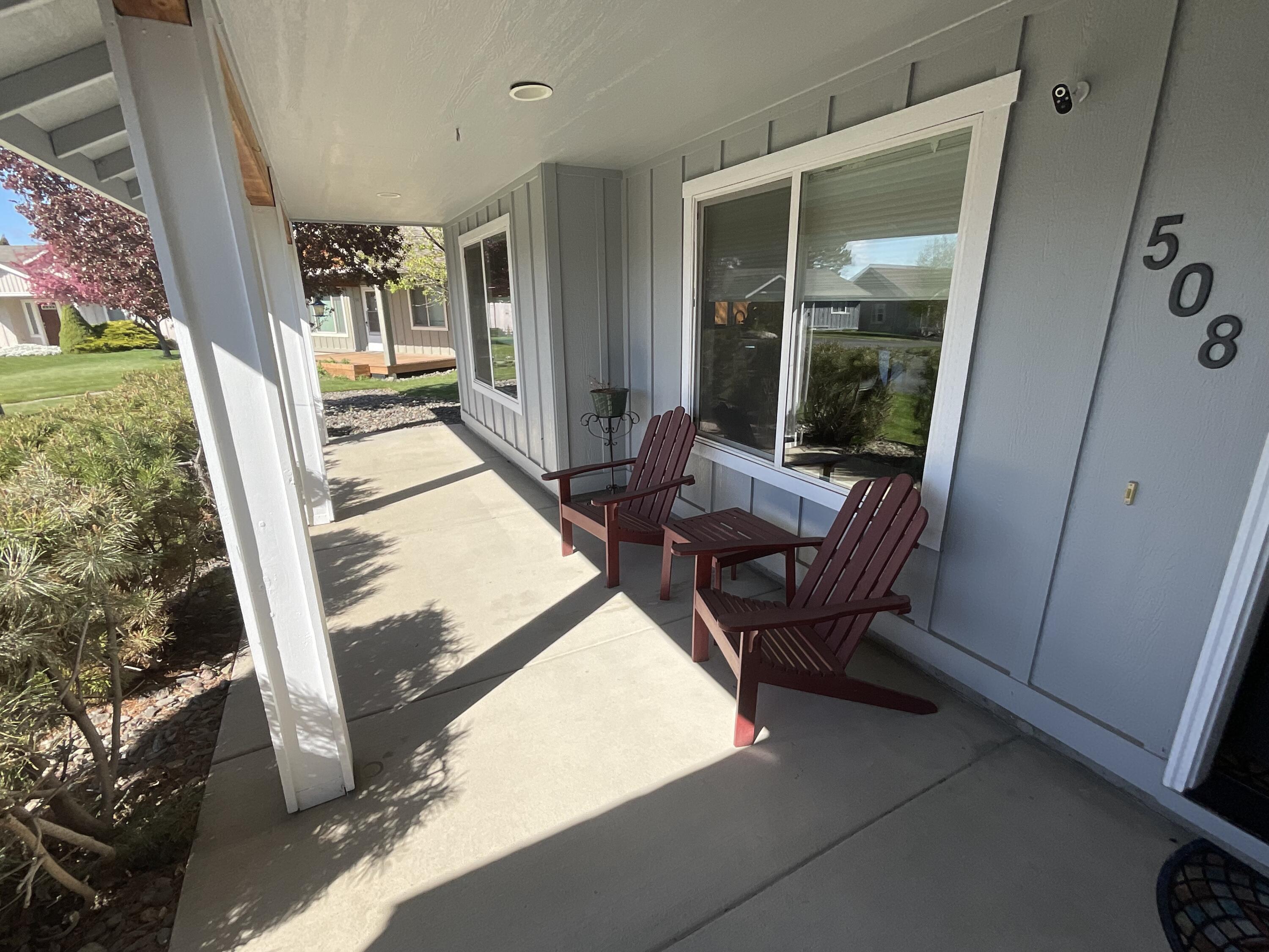 508 SW Sunrise Circle