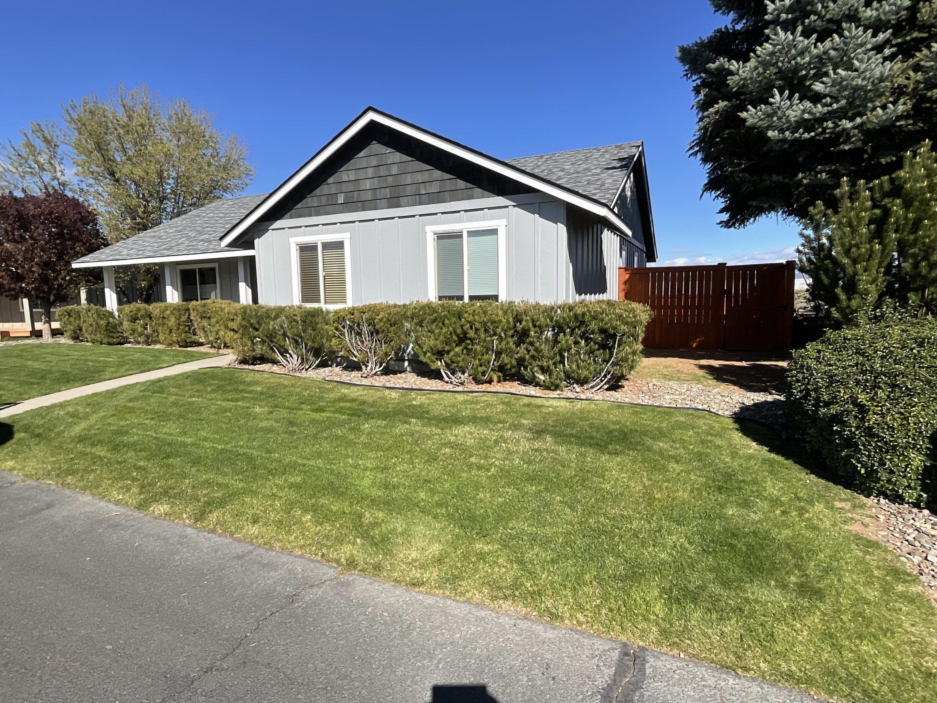 508 SW Sunrise Circle