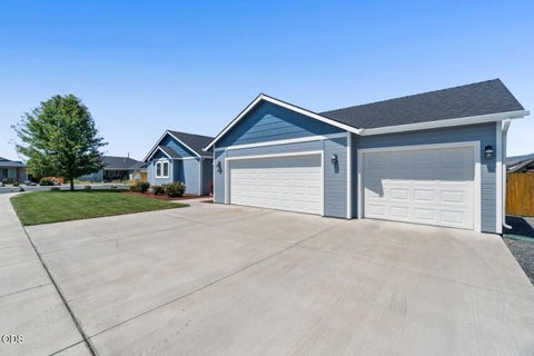 Tiny photo for 5101 Briana Drive, Klamath Falls, OR 97603 (MLS # 220226799)