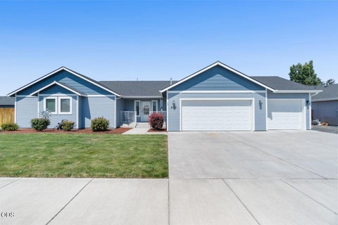 Tiny photo for 5101 Briana Drive, Klamath Falls, OR 97603 (MLS # 220226799)