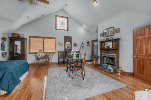 Tiny photo for 309 Granite Street, Ashland, OR 97520 (MLS # 220214060)
