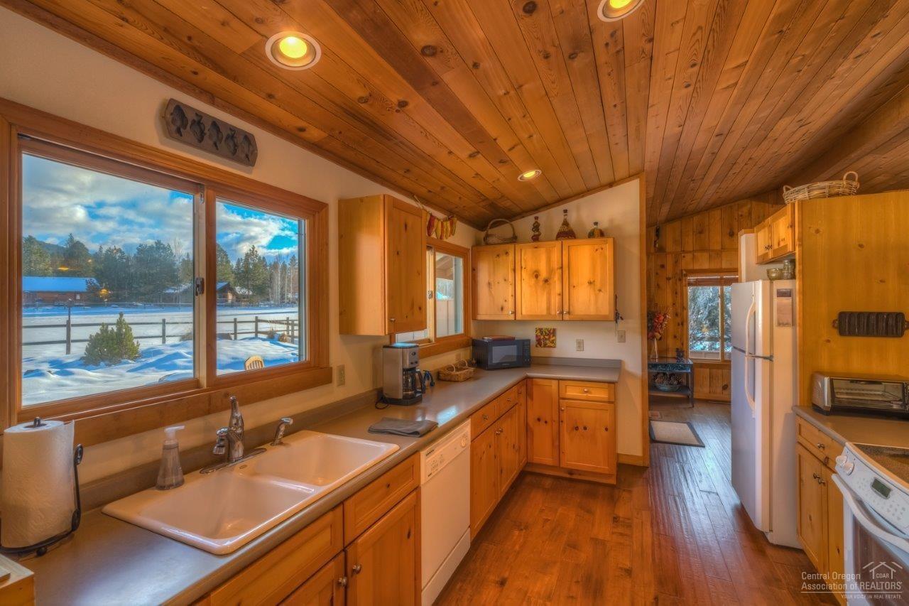 Metolius Meadows - Residential