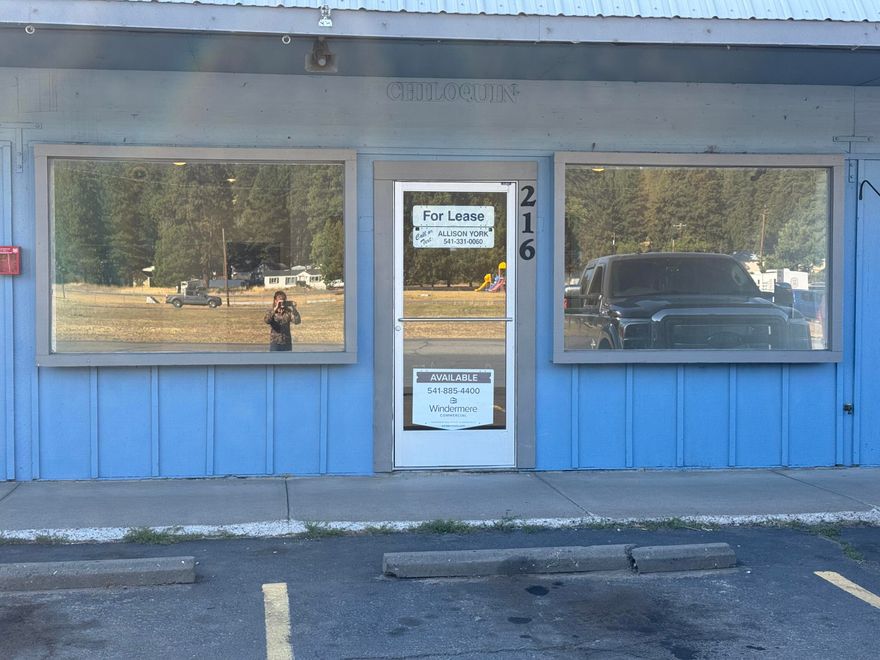 2 spaces available in the Chiloquin Mall: One stand alone office building that is approx. 3000 Sf for $1,000/mo. and a  second retail space approx. 1000 SF for $600/mo. near Post Office. High visibility & lots of foot traffic in a growing community. Fresh paint, new flooring, lots of shelving in back hall way of the  retail space. Paved front parking area.  Tenants pay base rent + utilities. Ideal for boutique, service office, or specialty shop.