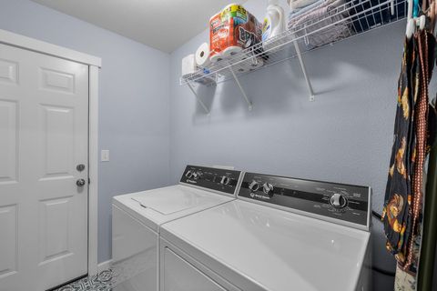 Tiny photo for 15773 Lava Drive, La Pine, OR 97739 (MLS # 220215197)