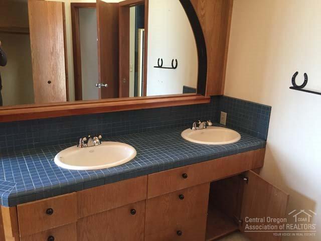 Round Butte - Residential