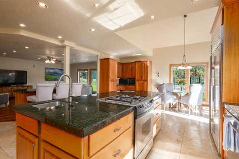 Tiny photo for 20960 Royal Oak Circle, Bend, OR 97701 (MLS # 220223128)
