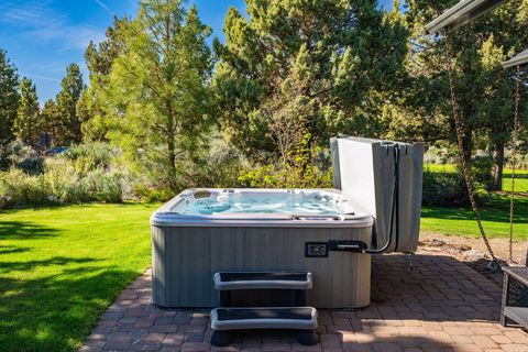 Tiny photo for 20960 Royal Oak Circle, Bend, OR 97701 (MLS # 220223128)