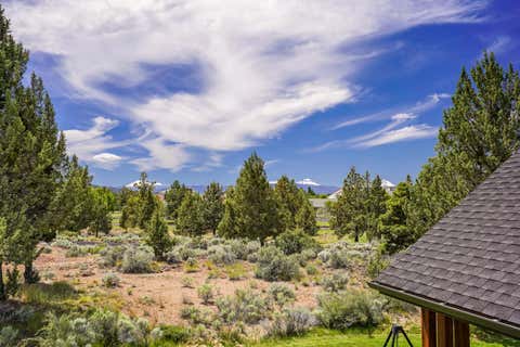 Tiny photo for 20960 Royal Oak Circle, Bend, OR 97701 (MLS # 220223128)
