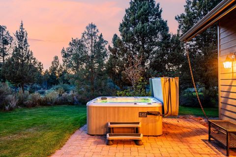Tiny photo for 20960 Royal Oak Circle, Bend, OR 97701 (MLS # 220223128)