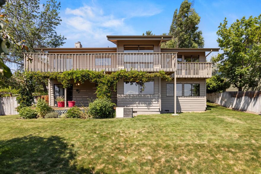 Charming family home in Nob Hill with nice views! This cozy residence offers 4 bedrooms, 2.5 baths, and over 2,600 sq ft of inviting living space. Enjoy a large living room, a comfy family room, and a dedicated office—perfect for work or relaxation. Enjoy multiple decks, a large backyard, and landscaping with in-ground sprinklers in back that creates an ideal outdoor space for entertaining and enjoying the outdoors. The attached garage provides ample storage. Located close to schools, the hospital, OIT, and shopping, this home combines convenience with comfort. Come see this wonderful home and make it yours today!