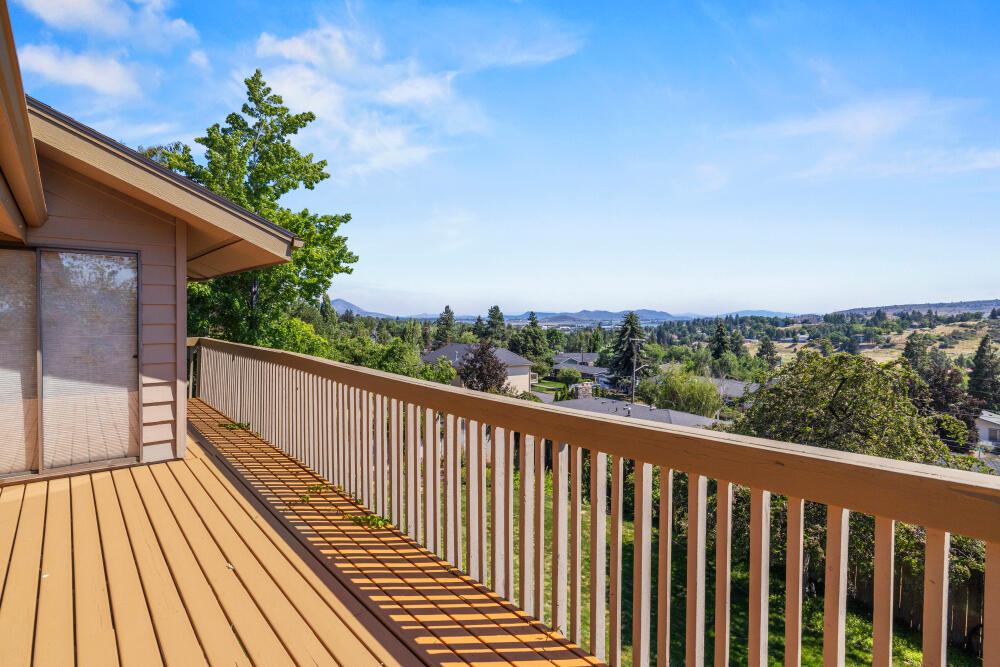 Klamath Falls -Nob Hill - Residential