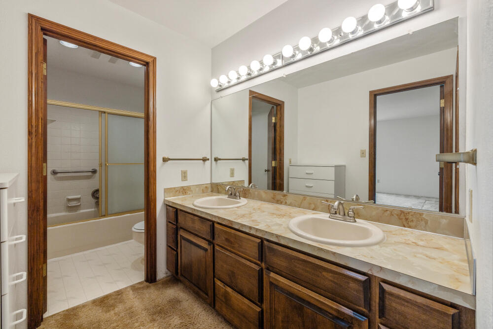 Klamath Falls -Nob Hill - Residential