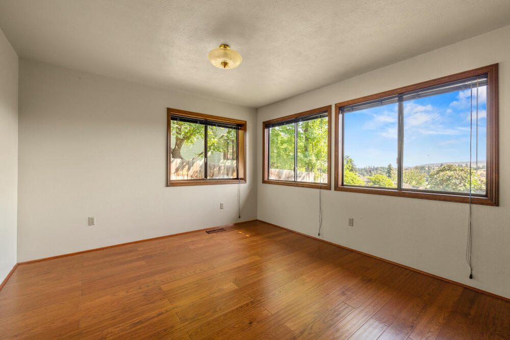 Klamath Falls -Nob Hill - Residential